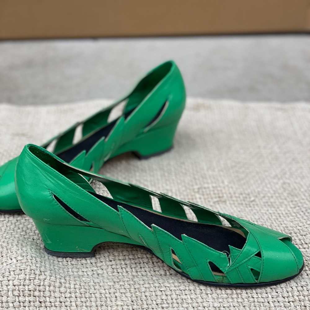 Eley Kishimoto Kelly green lighting pumps - Picture 2 of 8